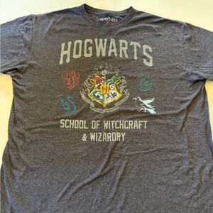Warner Bros. Hogwarts Crest Gray T-Shirt Size XL
